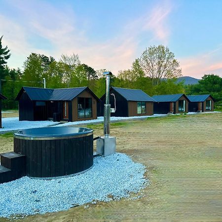 Emrose Luxury Cabins Brandon المظهر الخارجي الصورة