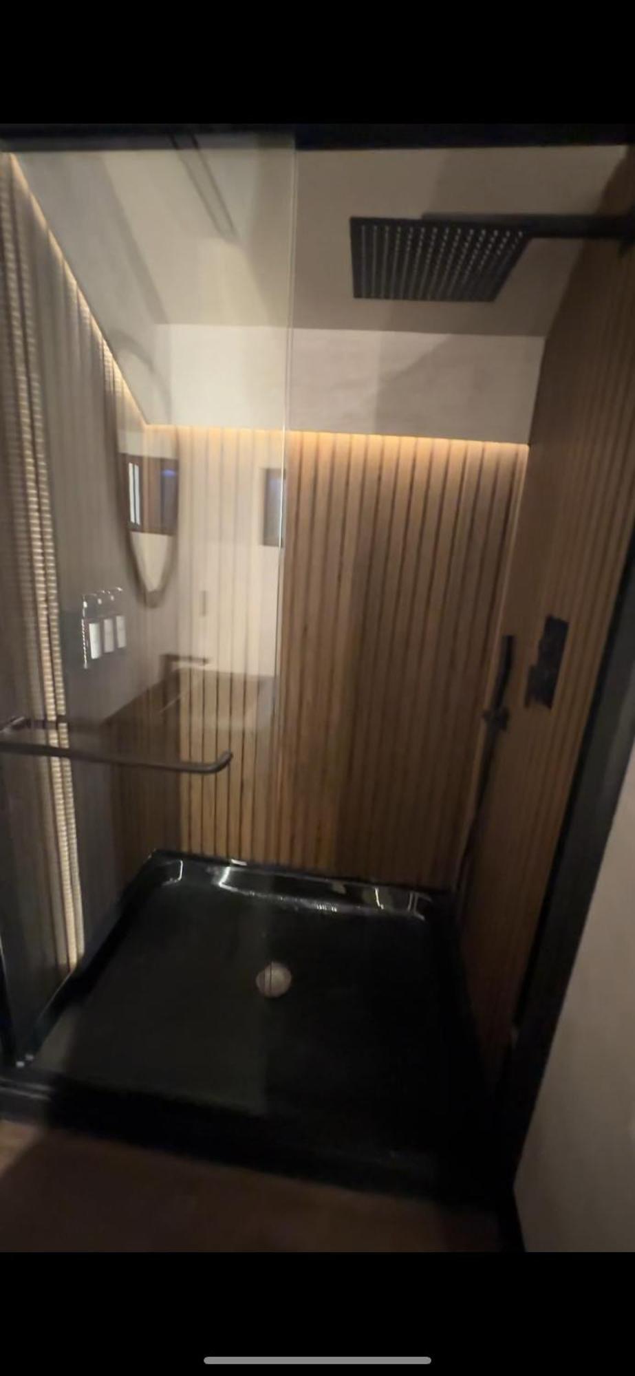 Emrose Luxury Cabins Brandon الغرفة الصورة