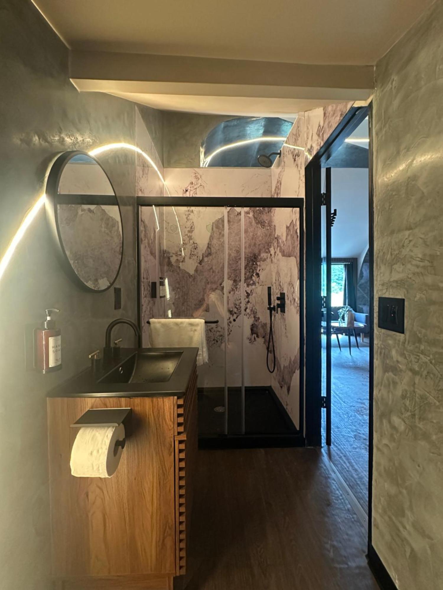 Emrose Luxury Cabins Brandon الغرفة الصورة