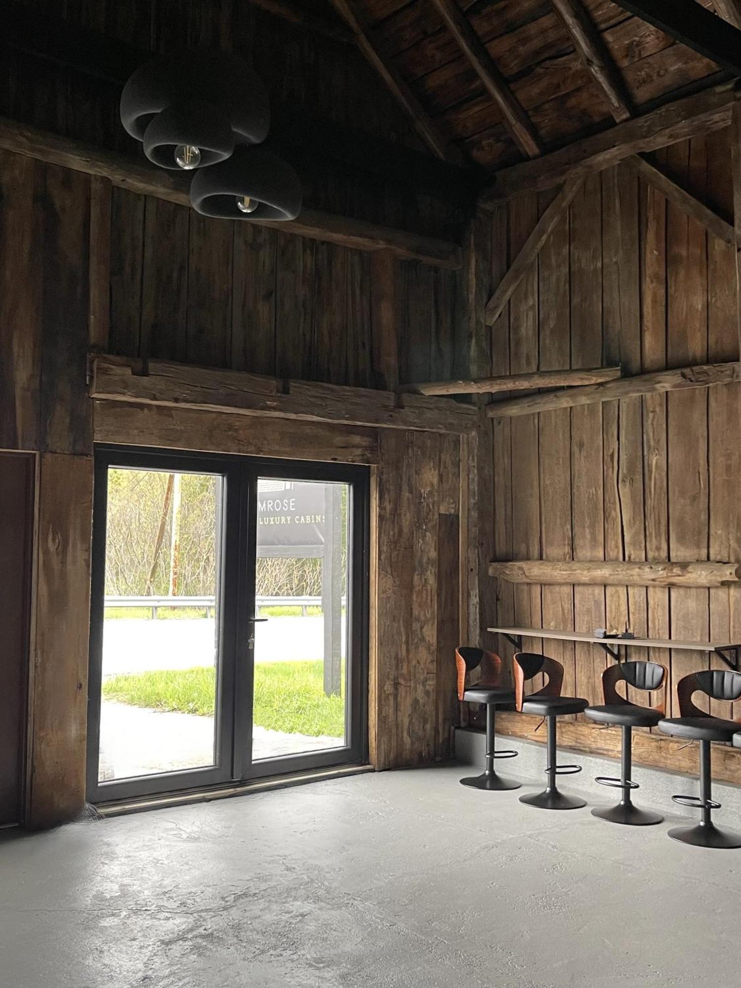 Emrose Luxury Cabins Brandon المظهر الخارجي الصورة